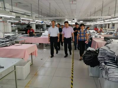 区领导赴江苏扬州考察纺织服装加工项目 拓展日用品销售新路径